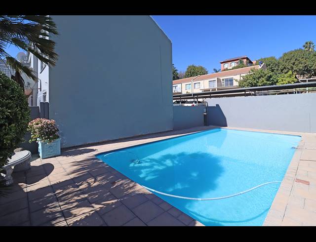 2 BEDROOM TOWNHOUSE FOR SALE IN BEDFORD GARDENS